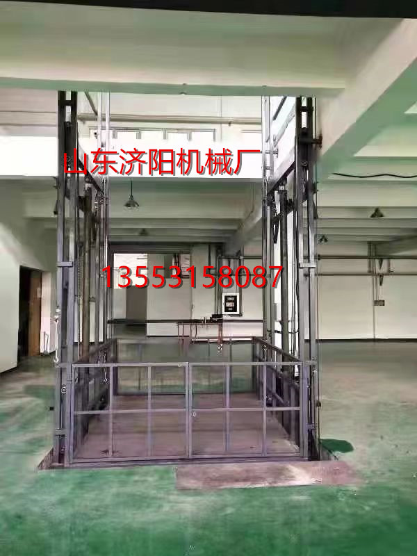導(dǎo)軌式升降貨梯（點(diǎn)擊查看）